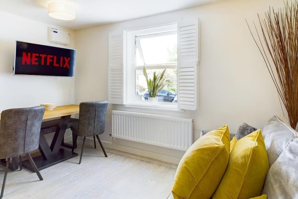 The Snug Cosy Good Wi-fi *